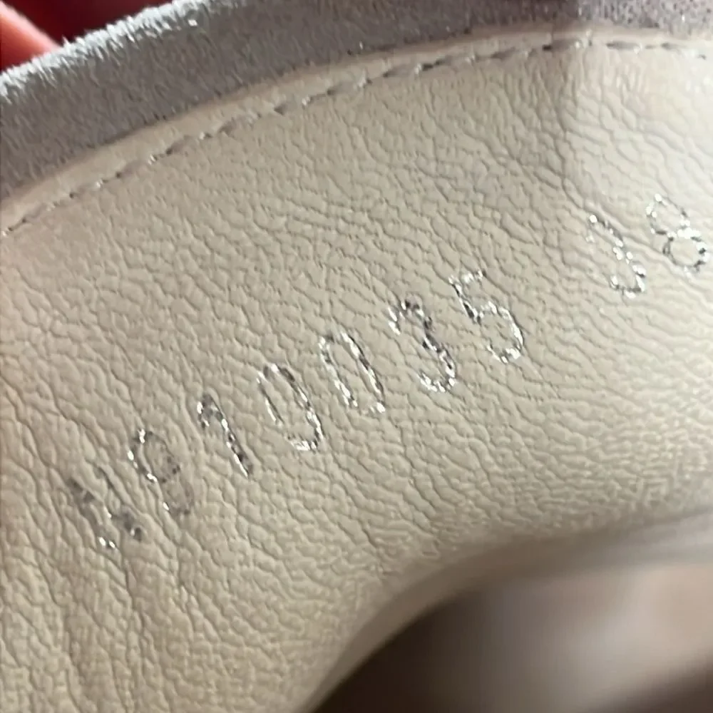 AGL,‎ Metallic Cap Toe Zip Sneaker size 8/38 A17